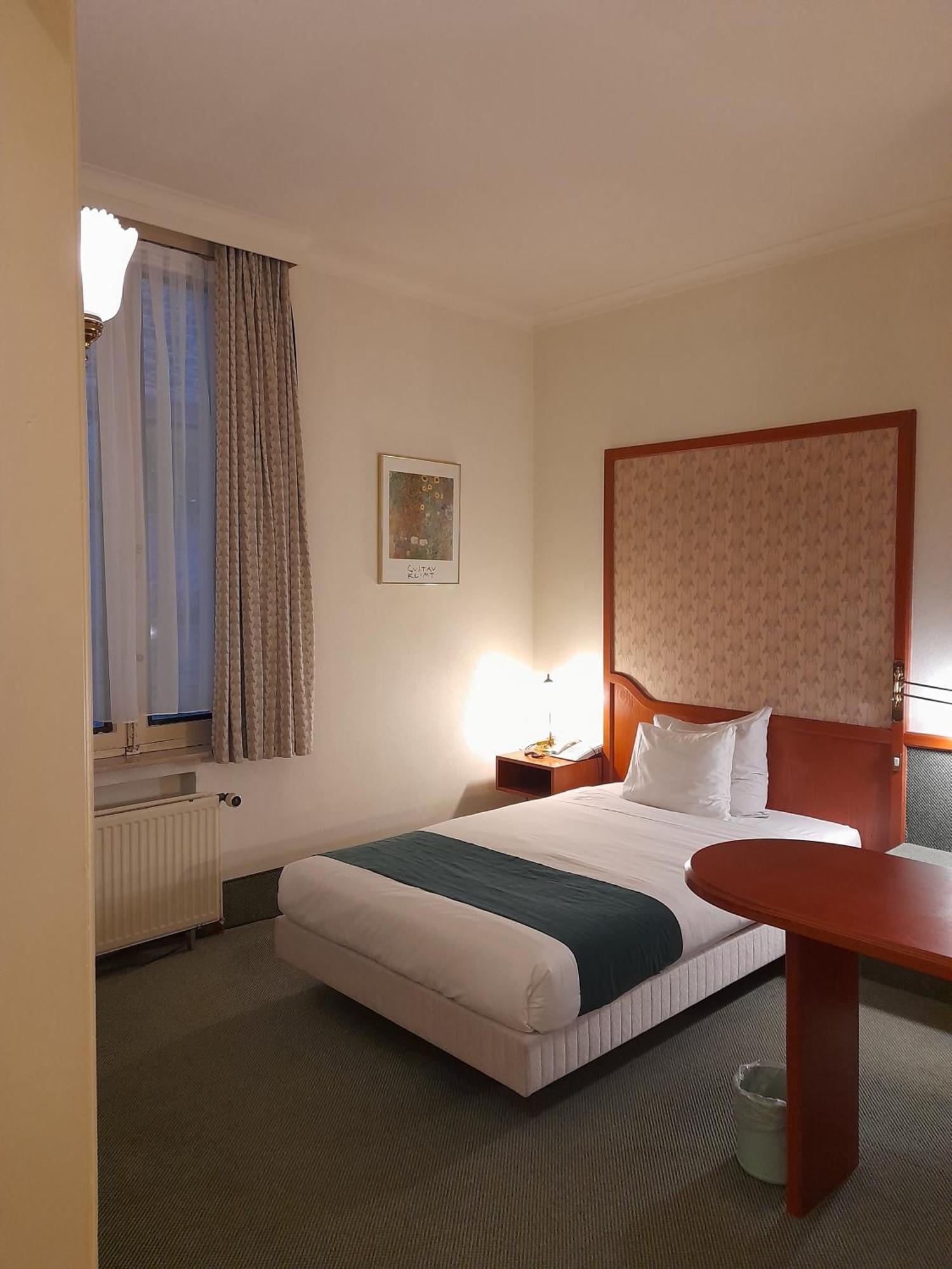 Le Dome Khách sạn Brussels